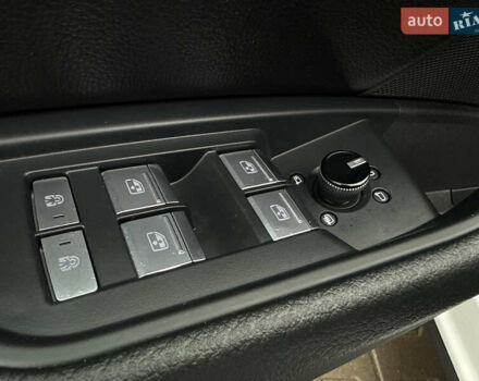 Білий Ауді E-Tron, об'ємом двигуна 0 л та пробігом 69 тис. км за 31500 $, фото 20 на Automoto.ua