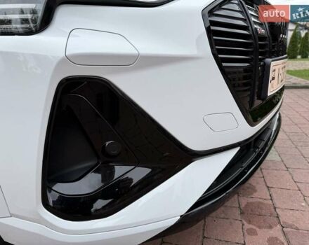 Белый Ауди E-Tron, объемом двигателя 0 л и пробегом 140 тыс. км за 31449 $, фото 25 на Automoto.ua