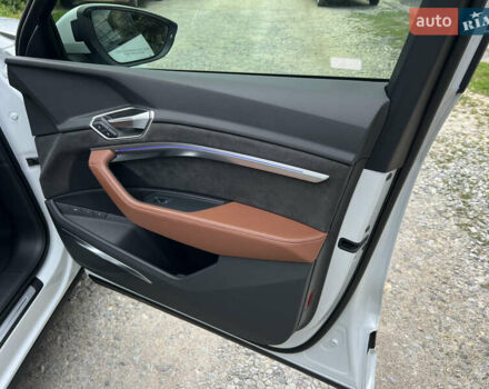 Білий Ауді E-Tron, об'ємом двигуна 0 л та пробігом 38 тис. км за 46000 $, фото 21 на Automoto.ua