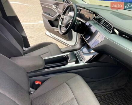 Білий Ауді E-Tron, об'ємом двигуна 0 л та пробігом 78 тис. км за 29800 $, фото 7 на Automoto.ua