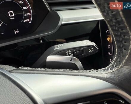 Белый Ауди E-Tron, объемом двигателя 0 л и пробегом 140 тыс. км за 31449 $, фото 102 на Automoto.ua