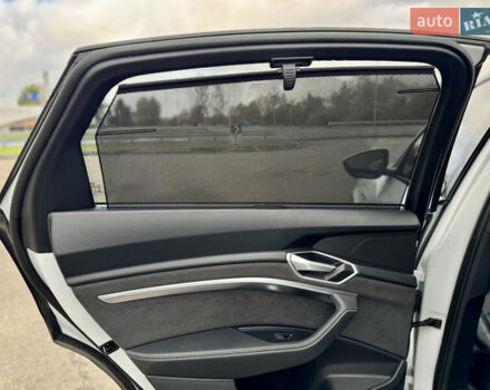 Белый Ауди E-Tron, объемом двигателя 0 л и пробегом 97 тыс. км за 42900 $, фото 37 на Automoto.ua