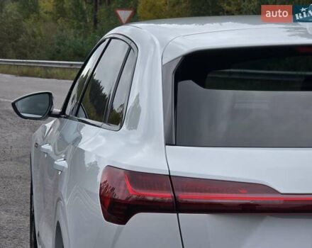 Белый Ауди E-Tron, объемом двигателя 0 л и пробегом 68 тыс. км за 39999 $, фото 24 на Automoto.ua