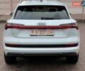 Белый Ауди E-Tron, объемом двигателя 0 л и пробегом 140 тыс. км за 31449 $, фото 74 на Automoto.ua