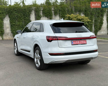 Білий Ауді E-Tron, об'ємом двигуна 0 л та пробігом 35 тис. км за 29999 $, фото 16 на Automoto.ua