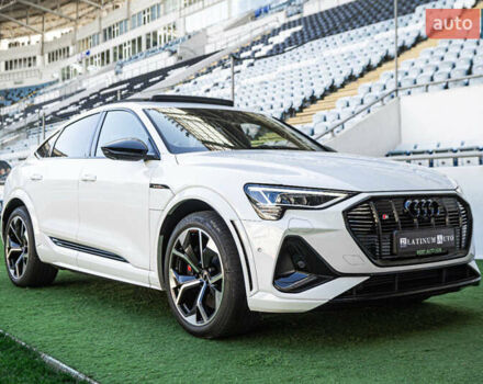 Белый Ауди E-Tron, объемом двигателя 0 л и пробегом 34 тыс. км за 51500 $, фото 1 на Automoto.ua