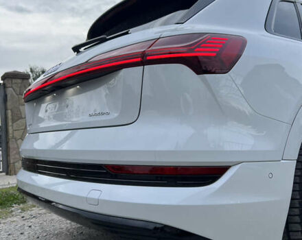 Білий Ауді E-Tron, об'ємом двигуна 0 л та пробігом 38 тис. км за 46000 $, фото 8 на Automoto.ua
