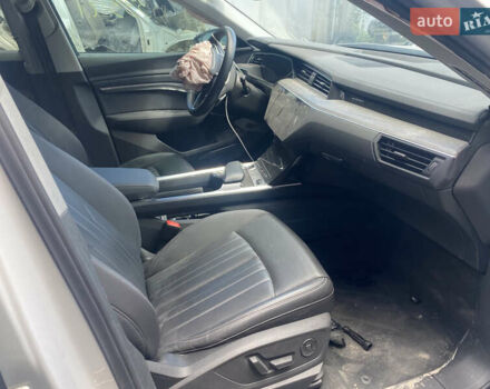 Белый Ауди E-Tron, объемом двигателя 0 л и пробегом 53 тыс. км за 14500 $, фото 6 на Automoto.ua