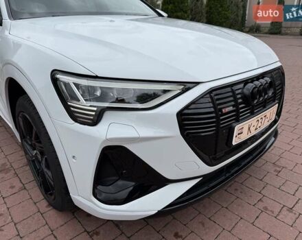 Белый Ауди E-Tron, объемом двигателя 0 л и пробегом 140 тыс. км за 31449 $, фото 66 на Automoto.ua