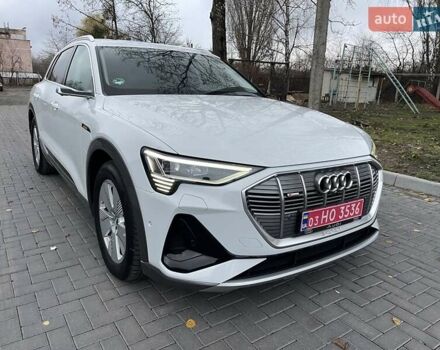Білий Ауді E-Tron, об'ємом двигуна 0 л та пробігом 76 тис. км за 33600 $, фото 1 на Automoto.ua
