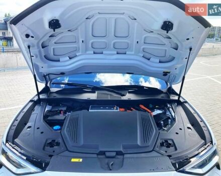 Білий Ауді E-Tron, об'ємом двигуна 0 л та пробігом 78 тис. км за 29800 $, фото 5 на Automoto.ua