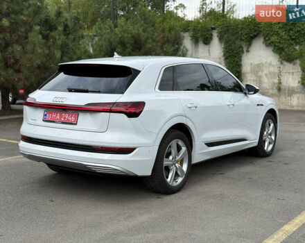 Білий Ауді E-Tron, об'ємом двигуна 0 л та пробігом 35 тис. км за 29999 $, фото 19 на Automoto.ua