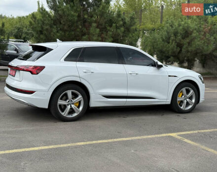 Білий Ауді E-Tron, об'ємом двигуна 0 л та пробігом 35 тис. км за 29999 $, фото 22 на Automoto.ua