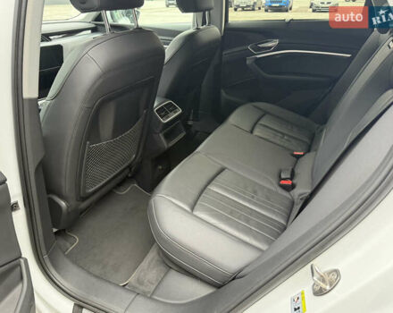 Белый Ауди E-Tron, объемом двигателя 0 л и пробегом 140 тыс. км за 33490 $, фото 35 на Automoto.ua