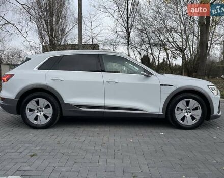 Білий Ауді E-Tron, об'ємом двигуна 0 л та пробігом 76 тис. км за 33600 $, фото 4 на Automoto.ua