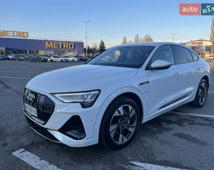 Белый Ауди E-Tron, объемом двигателя 0 л и пробегом 57 тыс. км за 32200 $, фото 4 на Automoto.ua