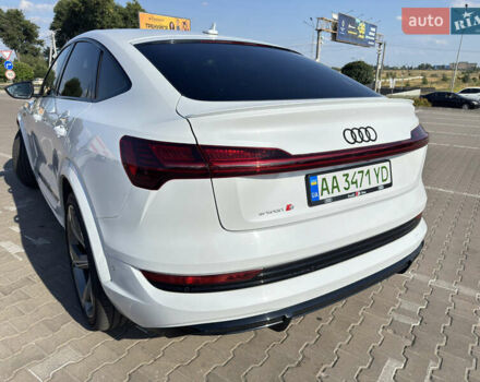 Белый Ауди E-Tron, объемом двигателя 0 л и пробегом 62 тыс. км за 48100 $, фото 17 на Automoto.ua