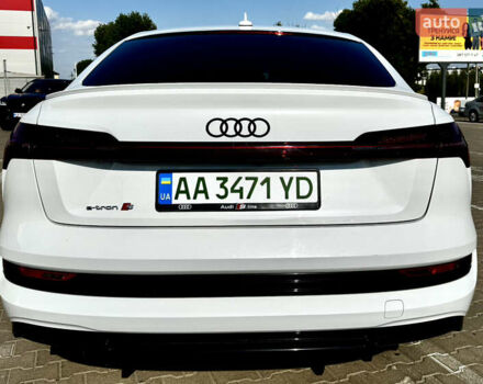 Белый Ауди E-Tron, объемом двигателя 0 л и пробегом 62 тыс. км за 48100 $, фото 3 на Automoto.ua