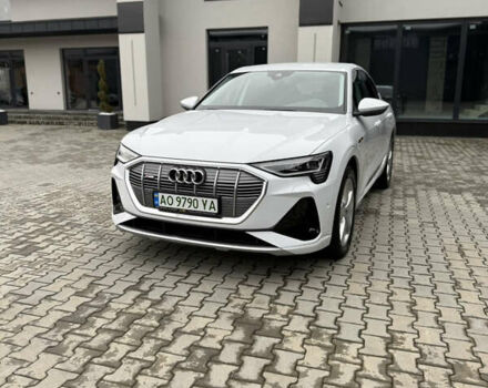 Белый Ауди E-Tron, объемом двигателя 0 л и пробегом 140 тыс. км за 33490 $, фото 3 на Automoto.ua