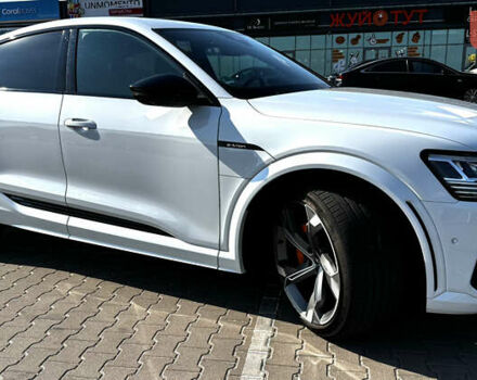 Белый Ауди E-Tron, объемом двигателя 0 л и пробегом 62 тыс. км за 48100 $, фото 7 на Automoto.ua