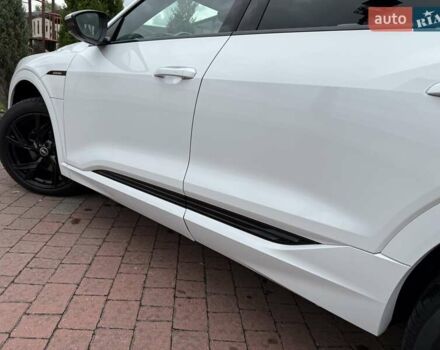 Белый Ауди E-Tron, объемом двигателя 0 л и пробегом 140 тыс. км за 31449 $, фото 61 на Automoto.ua