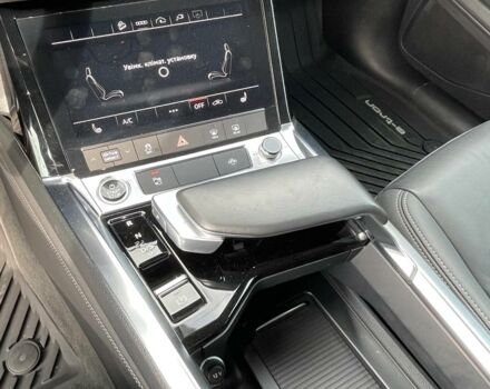 Білий Ауді E-Tron, об'ємом двигуна 0 л та пробігом 45 тис. км за 33000 $, фото 13 на Automoto.ua