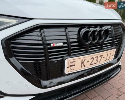 Белый Ауди E-Tron, объемом двигателя 0 л и пробегом 140 тыс. км за 31449 $, фото 70 на Automoto.ua