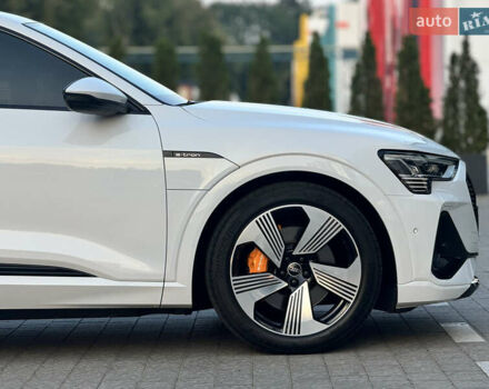 Белый Ауди E-Tron, объемом двигателя 0 л и пробегом 61 тыс. км за 42800 $, фото 3 на Automoto.ua