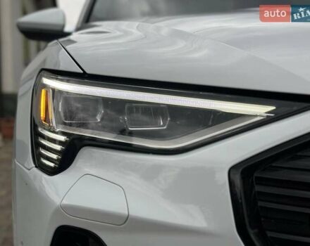 Ауди E-Tron 2021 в Бучаче на Automoto.ua Белый Ауди E-Tron, объемом двигателя 0 л и пробегом 63 тыс. км за 34500 $, фото 79 на Automoto.ua