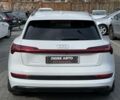 Білий Ауді E-Tron, об'ємом двигуна 0 л та пробігом 45 тис. км за 33000 $, фото 4 на Automoto.ua