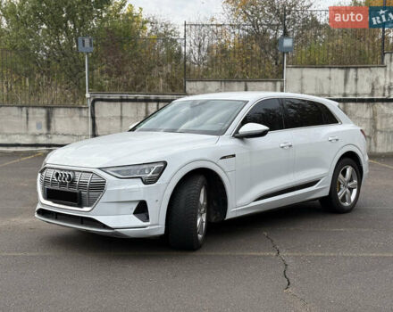 Белый Ауди E-Tron, объемом двигателя 0 л и пробегом 35 тыс. км за 29999 $, фото 13 на Automoto.ua