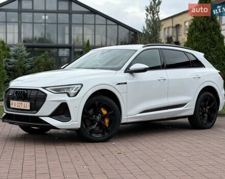 Белый Ауди E-Tron, объемом двигателя 0 л и пробегом 140 тыс. км за 31449 $, фото 6 на Automoto.ua