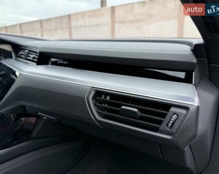 Белый Ауди E-Tron, объемом двигателя 0 л и пробегом 140 тыс. км за 31449 $, фото 139 на Automoto.ua