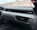 Белый Ауди E-Tron, объемом двигателя 0 л и пробегом 140 тыс. км за 31449 $, фото 139 на Automoto.ua