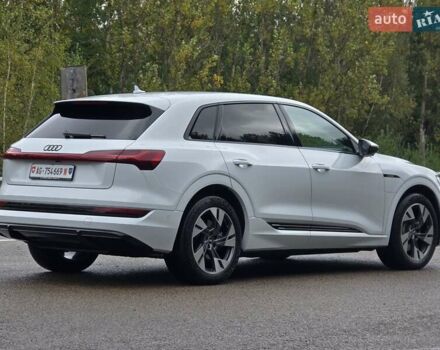 Белый Ауди E-Tron, объемом двигателя 0 л и пробегом 68 тыс. км за 39999 $, фото 7 на Automoto.ua