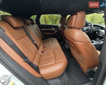 Белый Ауди E-Tron, объемом двигателя 0 л и пробегом 68 тыс. км за 39999 $, фото 62 на Automoto.ua