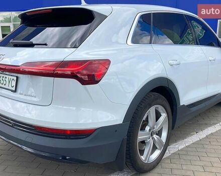Белый Ауди E-Tron, объемом двигателя 0 л и пробегом 78 тыс. км за 29800 $, фото 2 на Automoto.ua