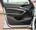 Белый Ауди E-Tron, объемом двигателя 0 л и пробегом 140 тыс. км за 31449 $, фото 83 на Automoto.ua