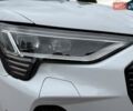 Белый Ауди E-Tron, объемом двигателя 0 л и пробегом 140 тыс. км за 31449 $, фото 27 на Automoto.ua