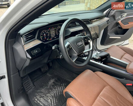 Білий Ауді E-Tron, об'ємом двигуна 0 л та пробігом 38 тис. км за 46000 $, фото 10 на Automoto.ua