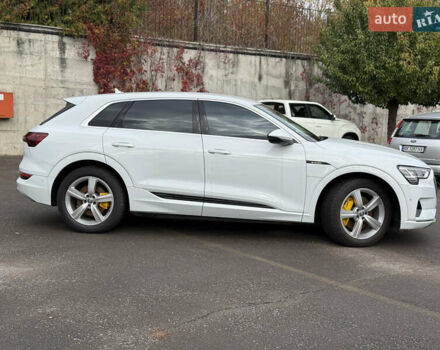 Белый Ауди E-Tron, объемом двигателя 0 л и пробегом 35 тыс. км за 29999 $, фото 4 на Automoto.ua
