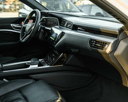 Белый Ауди E-Tron, объемом двигателя 0 л и пробегом 73 тыс. км за 46990 $, фото 23 на Automoto.ua