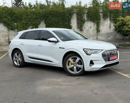 Білий Ауді E-Tron, об'ємом двигуна 0 л та пробігом 35 тис. км за 29999 $, фото 11 на Automoto.ua