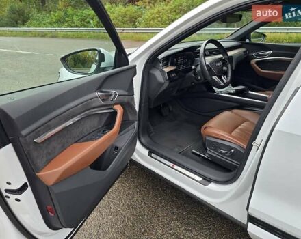 Белый Ауди E-Tron, объемом двигателя 0 л и пробегом 68 тыс. км за 39999 $, фото 37 на Automoto.ua