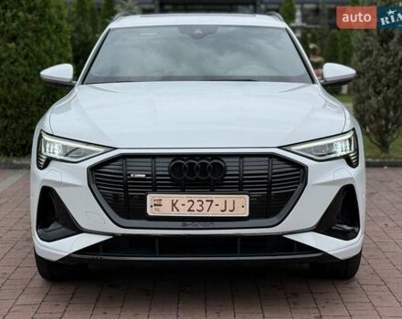 Белый Ауди E-Tron, объемом двигателя 0 л и пробегом 140 тыс. км за 31449 $, фото 64 на Automoto.ua