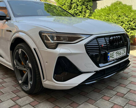 Білий Ауді E-Tron, об'ємом двигуна 0 л та пробігом 34 тис. км за 56500 $, фото 1 на Automoto.ua
