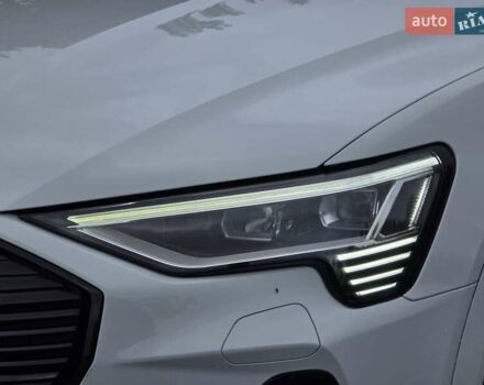 Белый Ауди E-Tron, объемом двигателя 0 л и пробегом 68 тыс. км за 39999 $, фото 8 на Automoto.ua