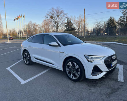 Белый Ауди E-Tron, объемом двигателя 0 л и пробегом 57 тыс. км за 32200 $, фото 12 на Automoto.ua