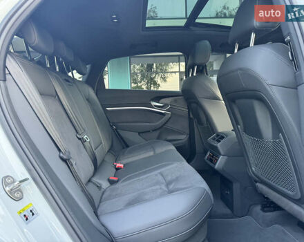 Белый Ауди E-Tron, объемом двигателя 0 л и пробегом 61 тыс. км за 42800 $, фото 13 на Automoto.ua