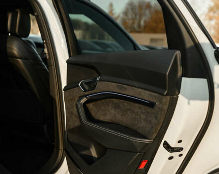 Белый Ауди E-Tron, объемом двигателя 0 л и пробегом 73 тыс. км за 46990 $, фото 24 на Automoto.ua